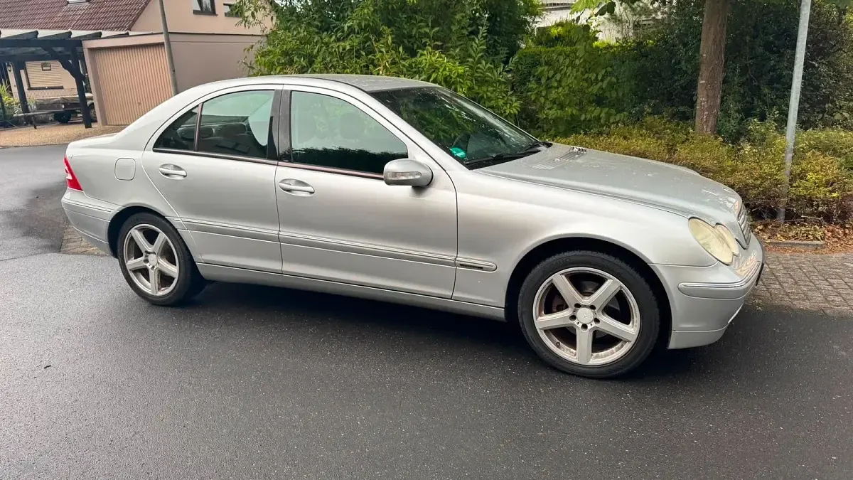 Gebraucht Mercedes C200 163 PS (119 kW) 2002 Limousine