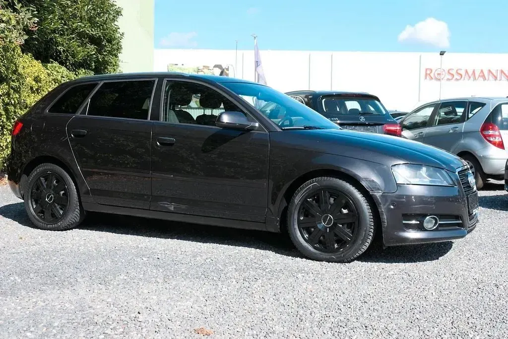Gebraucht Audi A3 Ambiente 125 PS (91 kW) 2012 Grau Kleinwagen