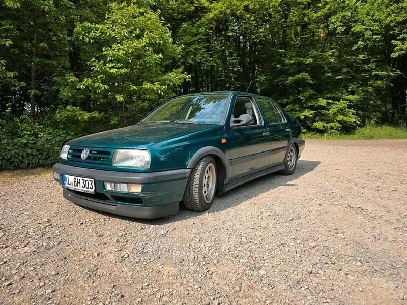 Grün Gebraucht 1995 VW Jetta GT Limousine | 1.500 € - Bild 1/4