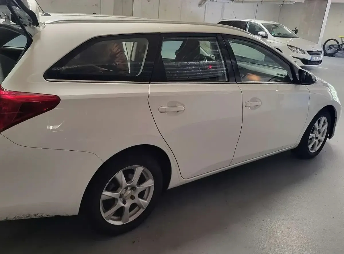Gebraucht Toyota Auris Sport 90 PS (66 kW) 2014 Weiß Kombi