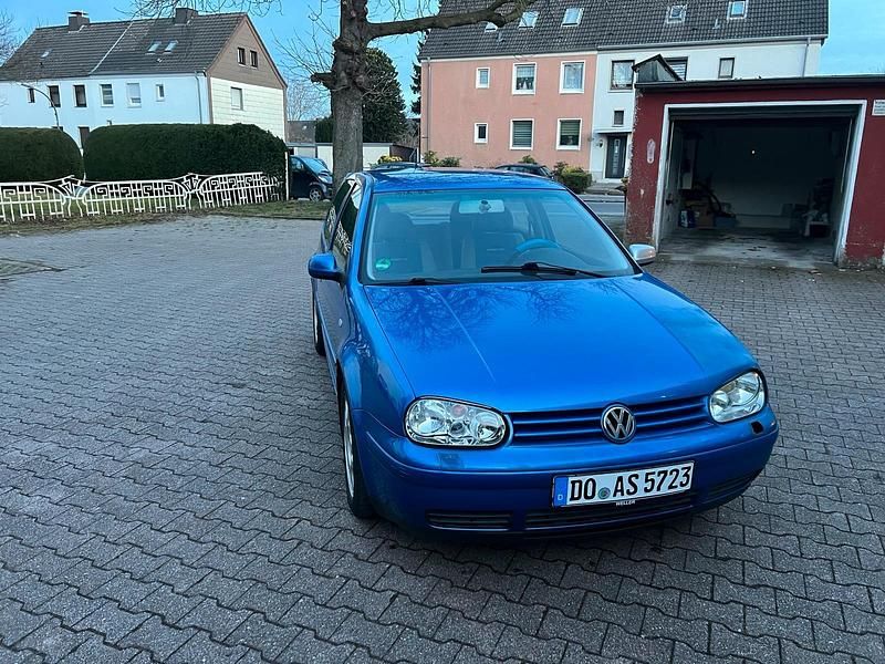 Gebraucht VW Golf IV 75 PS (55 kW) 2000 Blau Kleinwagen