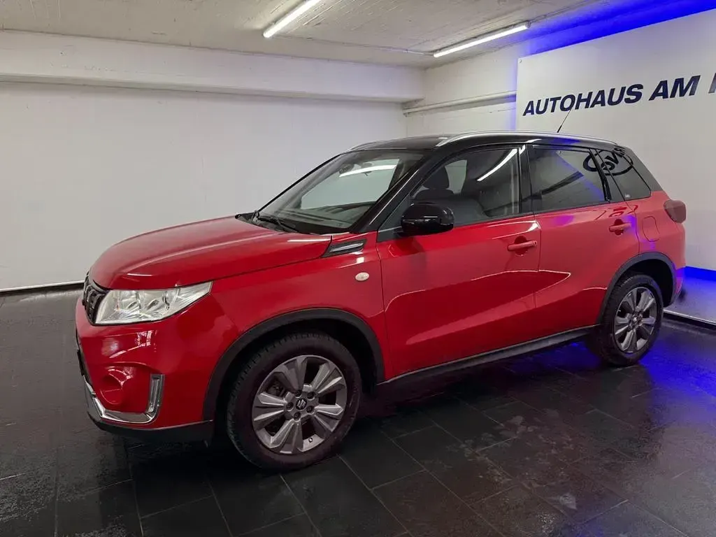 Gebraucht Suzuki Vitara Comfort 140 PS (102 kW) 2019 Rot SUV