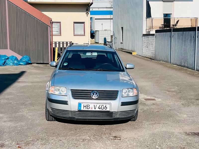 Gebraucht VW Passat 85 PS (62 kW) 2001 Silber Kombi