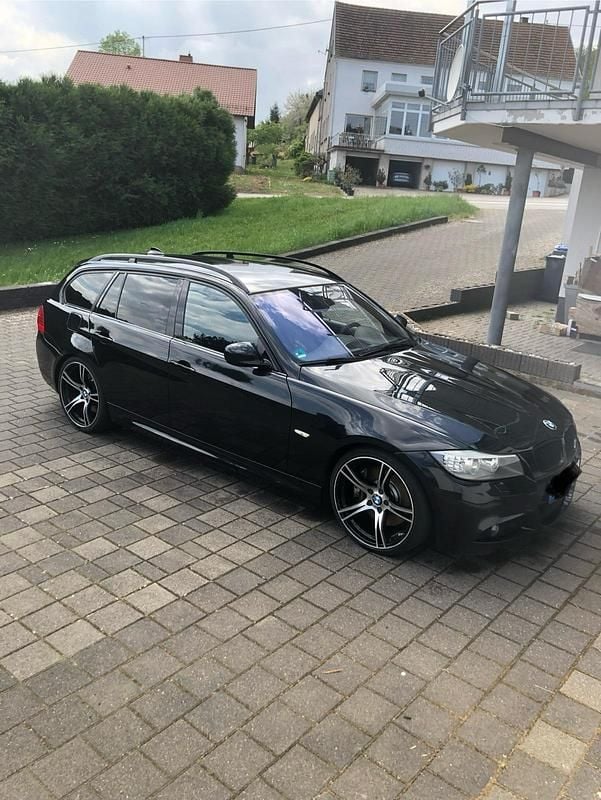 Schwarz Gebraucht 2009 BMW 335 M Sport Kombi | 14.800 € (Fairer Preis) - Bild 1/3