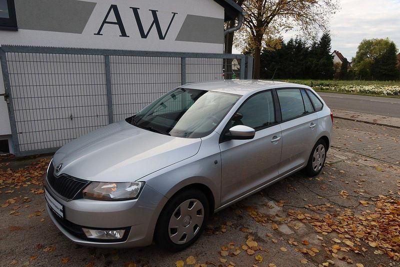 Silber Gebraucht 2014 Skoda Rapid Ambition Kombi | 5.999 € (Guter Preis) - Bild 1/4