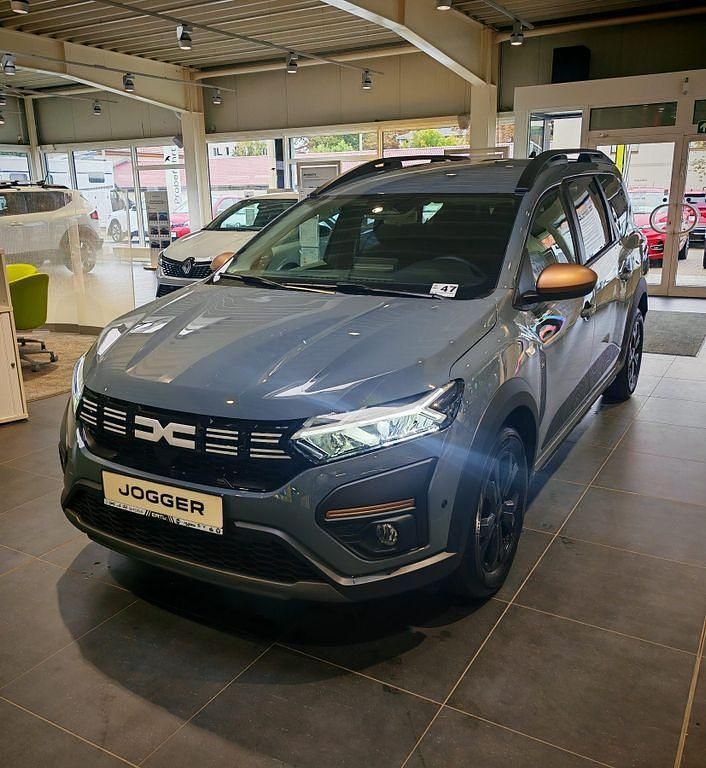 Schiefergrau Neu 2025 Dacia Jogger Extreme Limousine | 25.370 € (Etwas zu teuer) - Bild 1/4