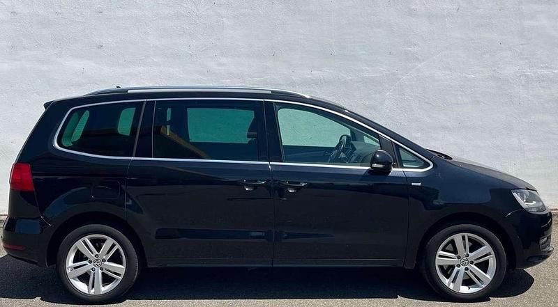 Gebraucht VW Sharan Match 140 PS (102 kW) 2013 Deep black perleffekt Van / Kleinbus