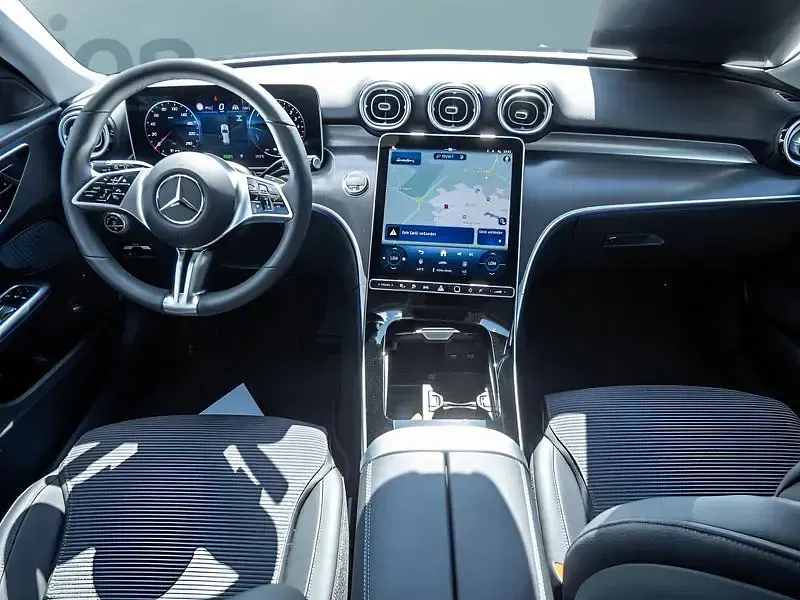 Gebraucht Mercedes C300 197 PS (144 kW) 2025 Blau Kombi