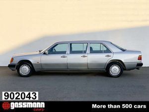 Silber Gebraucht 1990 Mercedes E260 Limousine | 27.900 € - Bild 1/4