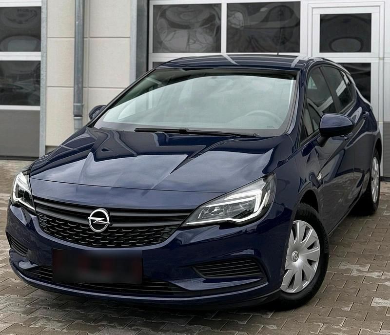 Second-hand Opel Astra 101 CP (74 kW) 2017 Albastru Berlinǎ