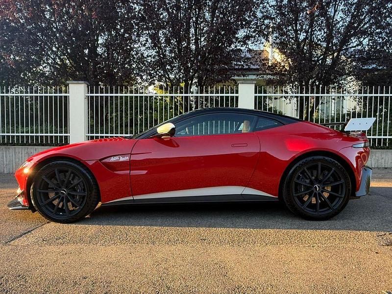 Gebraucht Aston Martin Vantage 510 PS (375 kW) 2020 Suffolk red Coupé
