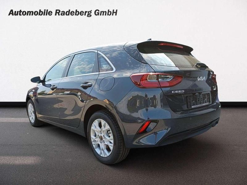 Gebraucht Kia Ceed 120 PS (88 kW) 2024 Pentametal met Kleinwagen