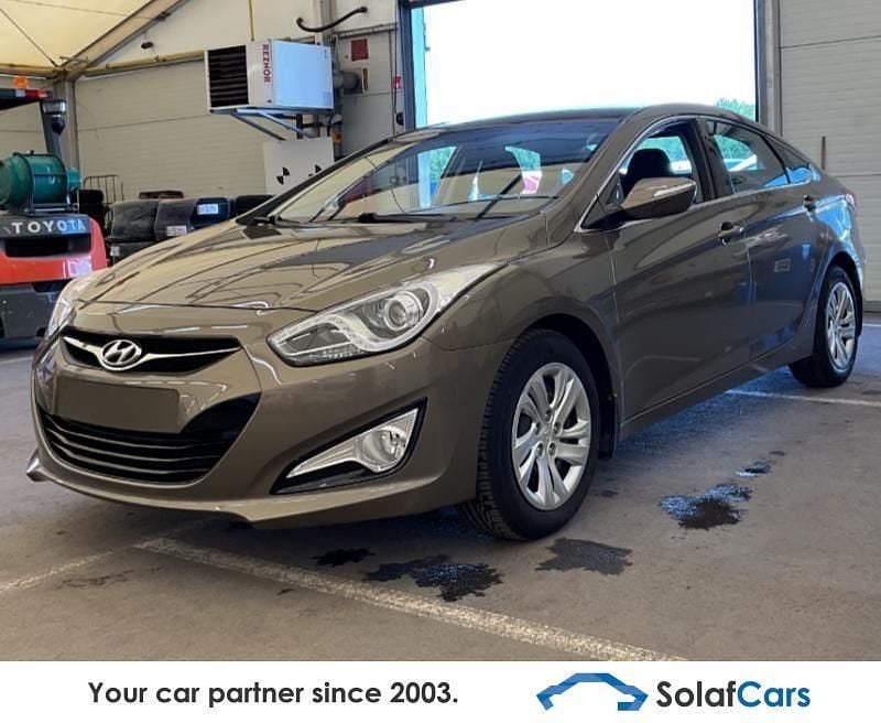 Braun Gebraucht 2012 Hyundai i40 Limousine | 6.500 € (Superpreis) - Bild 1/4