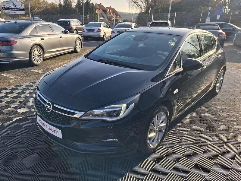 Blau Gebraucht 2018 Opel Astra Innovation Limousine | 9.990 € (Fairer Preis) - Bild 1/4