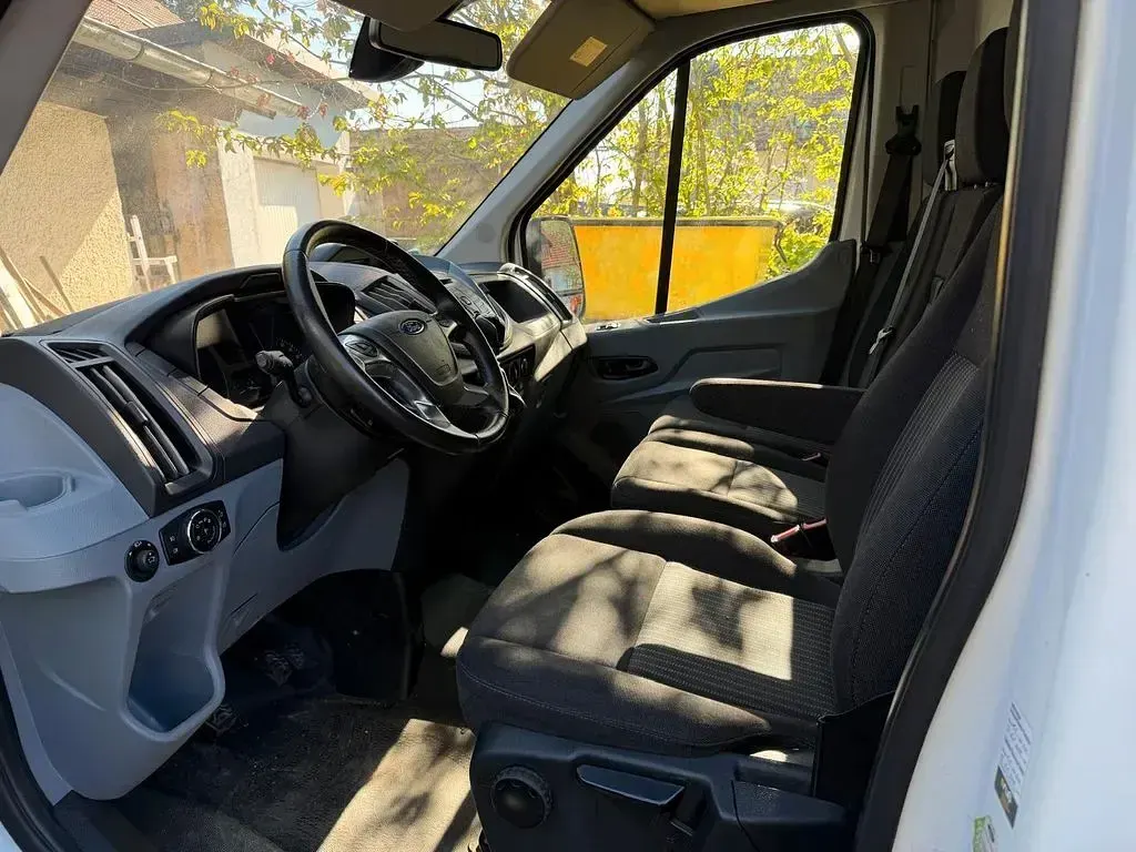 Usado Ford Transit 170 HP (125 kW) 2018 Branco Sedan