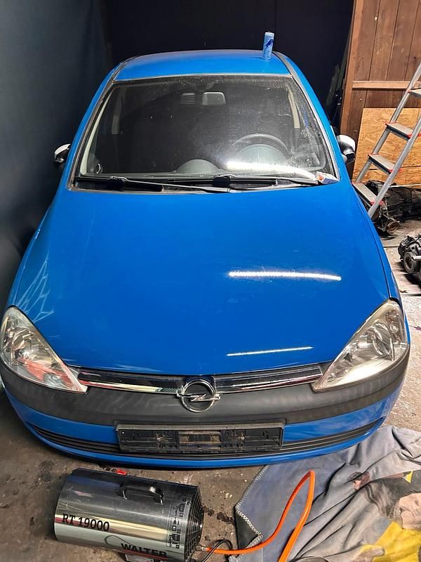 Second-hand Opel Corsa 75 CP (55 kW) 2003 Albastru Hatchback