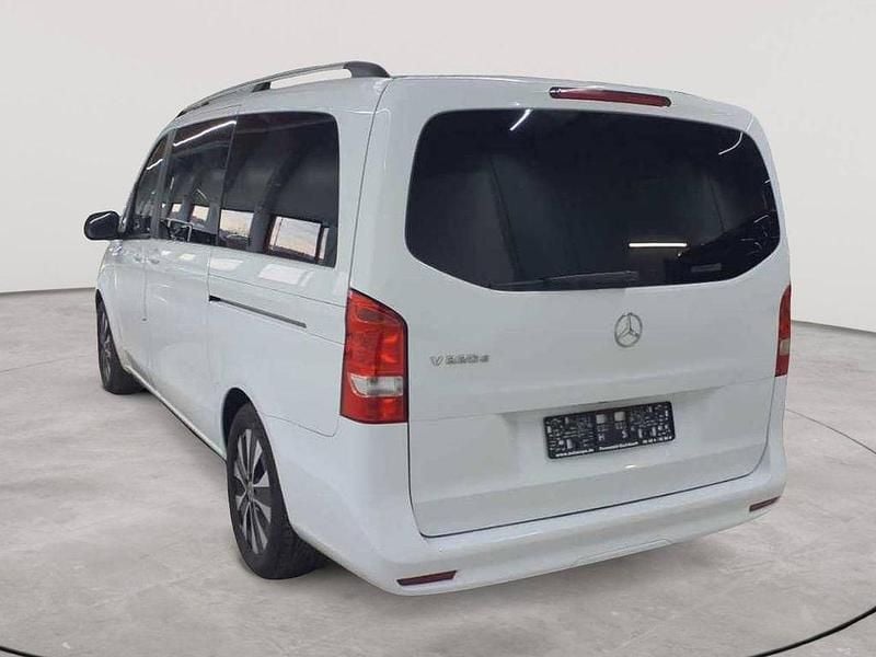 Gebraucht Mercedes V220 163 PS (119 kW) 2021 Arktisweiß Van / Kleinbus