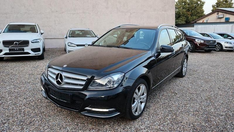 Schwarz Gebraucht 2013 Mercedes C200 Limousine | 10.990 € (Guter Preis) - Bild 1/4