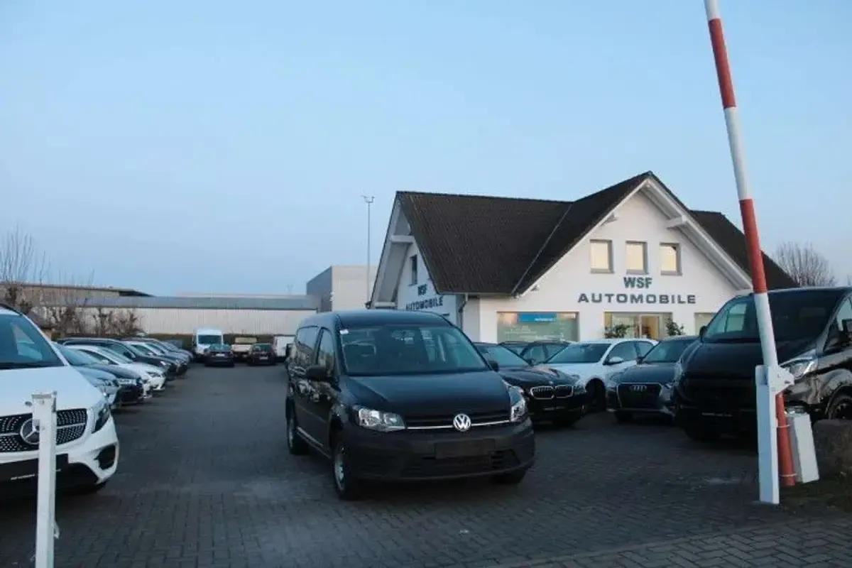 Second-hand VW Caddy Maxi 150 CP (110 kW) 2020 Negru Monovolum