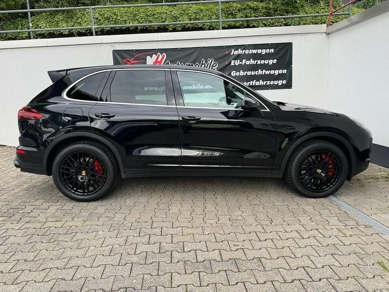 Gebraucht Porsche Cayenne Turbo 519 PS (381 kW) 2016 Schwarz SUV
