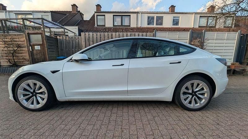 Gebraucht Tesla Model 3 RWD 208 kW (283 PS) 2023 Weiß Limousine
