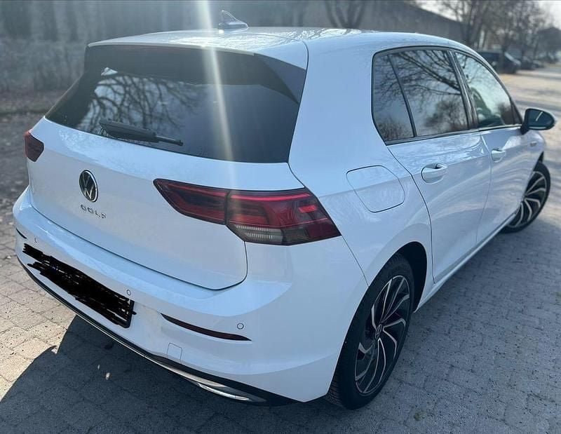 Gebraucht VW Golf VIII Style 131 PS (96 kW) 2021 Weiß Limousine