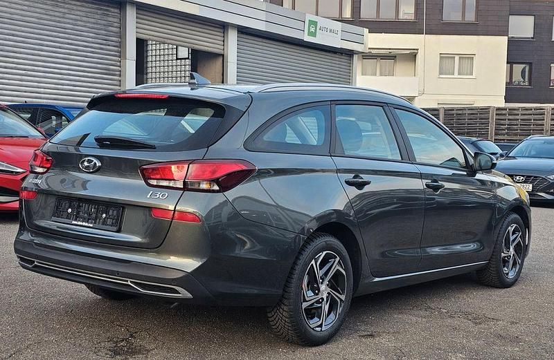 Gebraucht Hyundai i30 Comfort 120 PS (88 kW) 2024 Grau Kombi