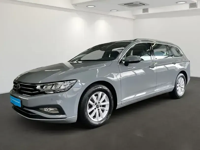 Gebraucht VW Passat Business 150 PS (110 kW) 2022 Mondsteingrau Kombi