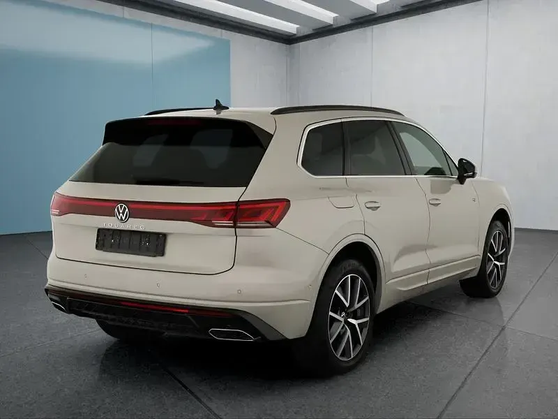 Gebraucht VW Touareg 286 PS (210 kW) 2024 Beige SUV