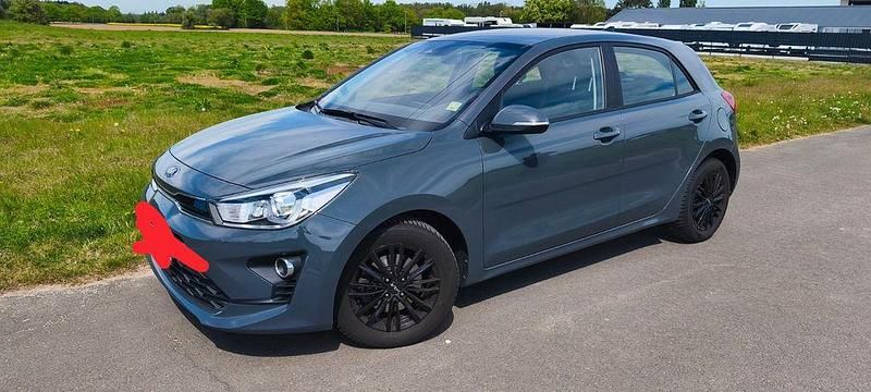 Gebraucht Kia Rio Vision 101 PS (74 kW) 2022 Grau Limousine