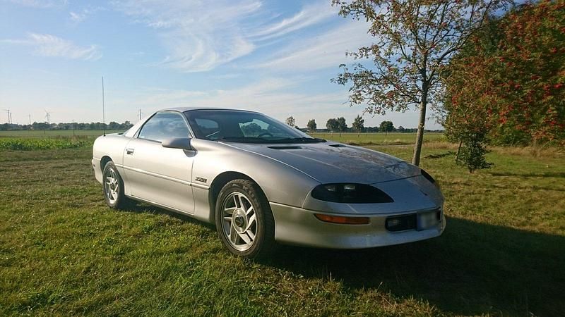 Gebraucht Chevrolet Camaro 269 PS (197 kW) 1996 Silber Coupé