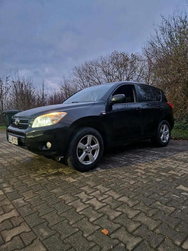 Schwarz Gebraucht 2008 Toyota RAV4 SUV | 7.196 € (Etwas zu teuer) - Bild 1/4