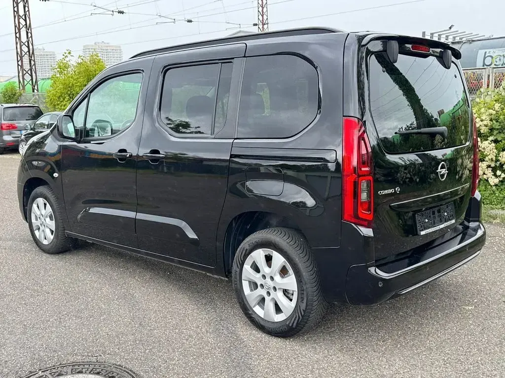 Gebraucht Opel Combo-e Life Ultimate 100 kW (136 PS) 2023 Schwarz Van / Kleinbus