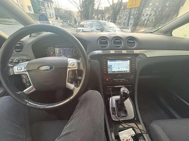 Gebraucht Ford S-MAX Titanium 163 PS (119 kW) 2012 Weiß Van / Kleinbus