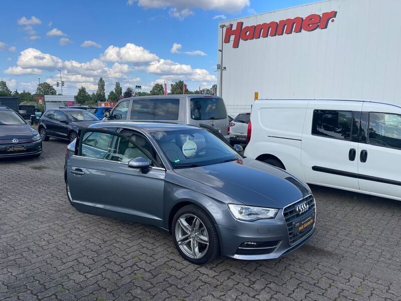 Grau Gebraucht 2014 Audi A3 Ambiente Limousine | 14.499 € (Fairer Preis) - Bild 1/4