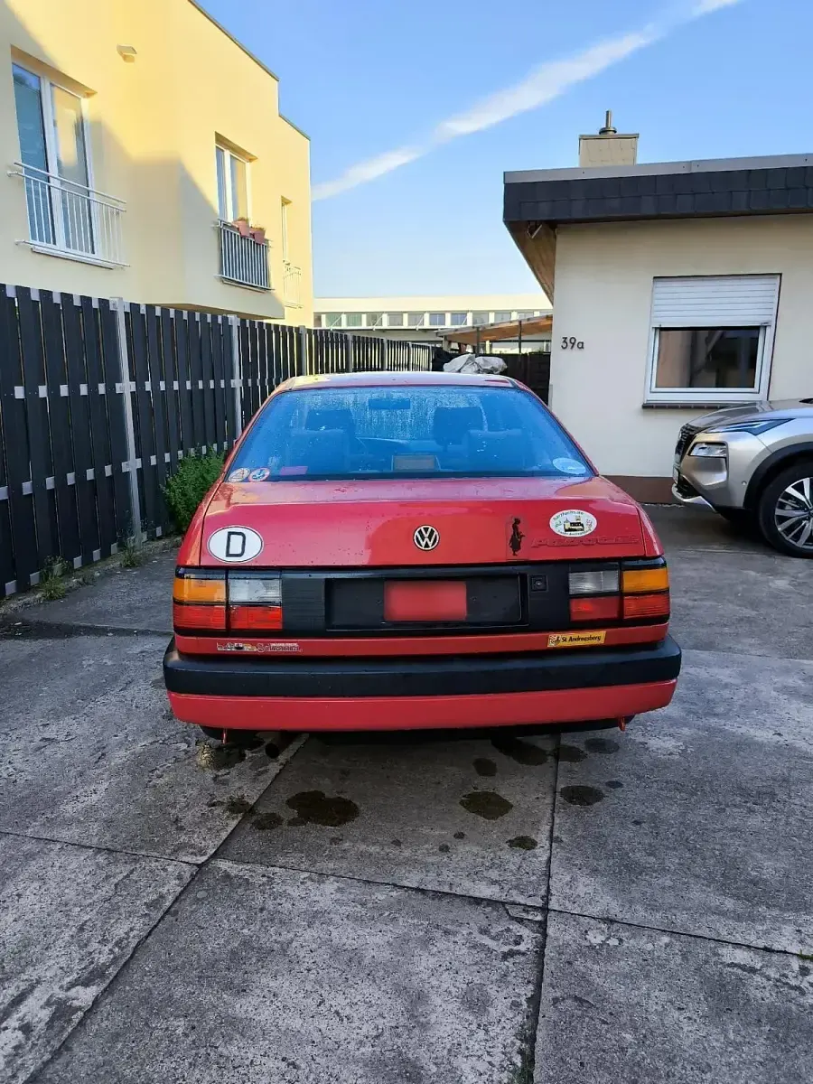 Gebraucht VW Passat 122 PS (89 kW) 1989 Rot Limousine