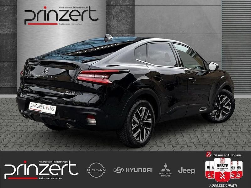 Gebraucht Citroën C4 PureTech 131 PS (96 kW) 2023 Lackierung schwarz perla nera/typ aussenverkleidung metalliclackierung Limousine