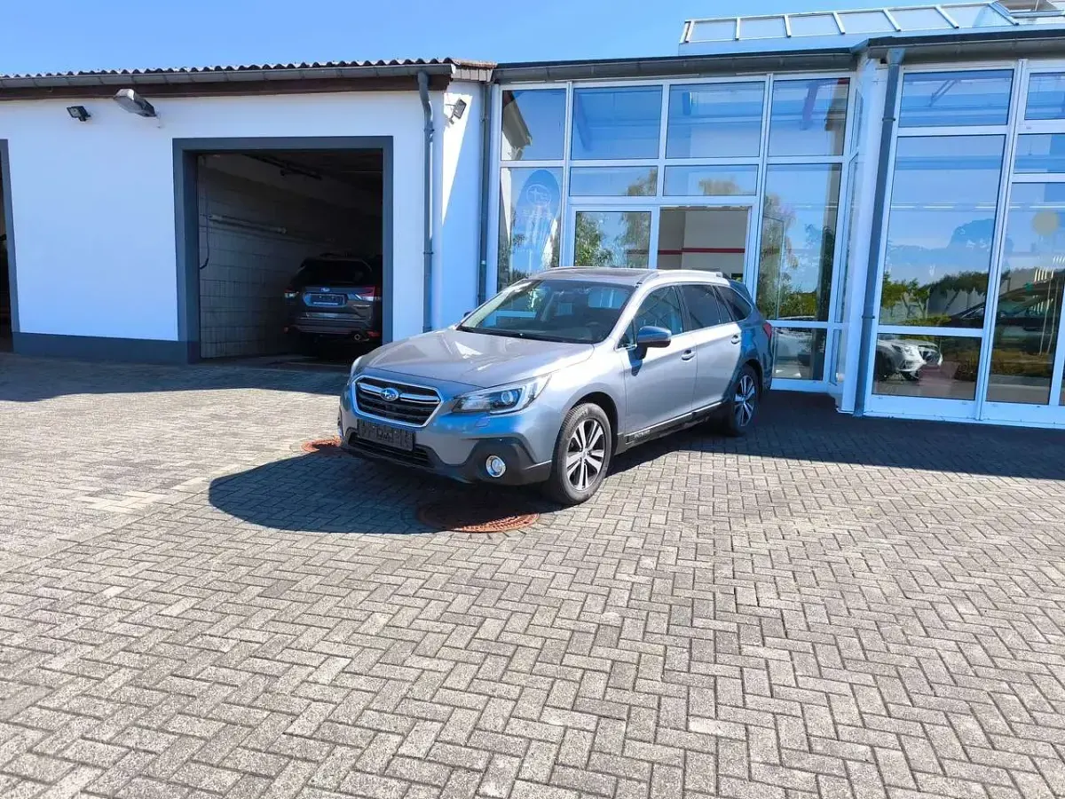 Gebraucht Subaru Outback Sport 175 PS (128 kW) 2018 Platinum gray metallic Kombi