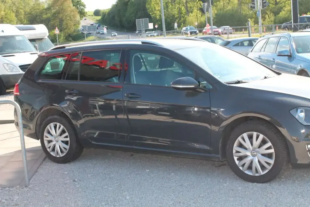 Gebraucht VW Golf VII LOUNGE 110 PS (80 kW) 2015 Grau Kombi