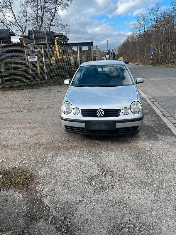 Gebraucht VW Polo 60 PS (44 kW) 2003 Silber Kleinwagen