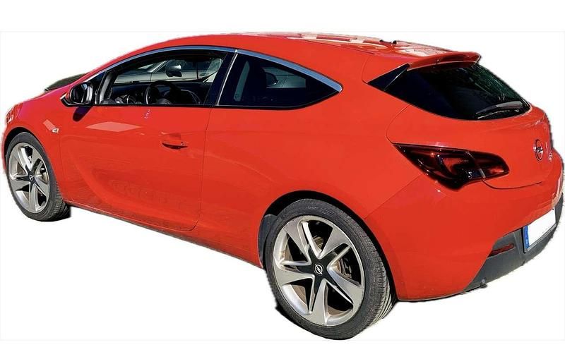 Gebraucht Opel Astra Innovation 179 PS (131 kW) 2011 Rot Coupé