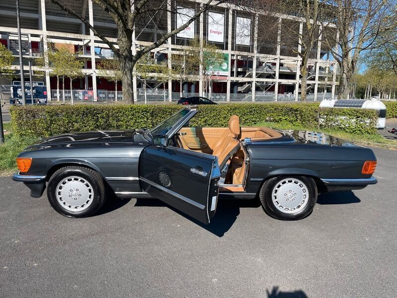 Schwarz Gebraucht 1985 Mercedes SL500 Cabrio | 56.800 € - Bild 1/4