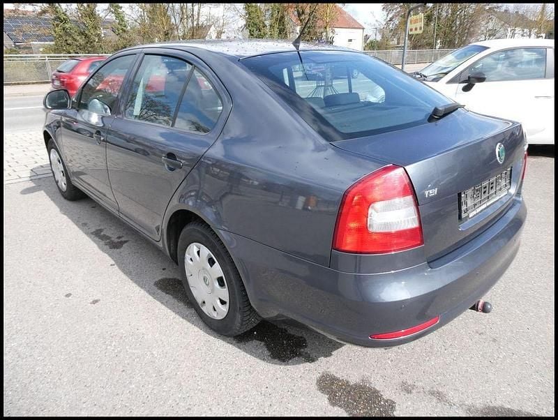 Gebraucht Skoda Octavia 122 PS (89 kW) 2010 Grau Limousine