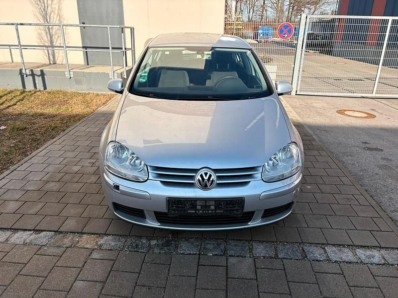 Gebraucht VW Golf IV 105 PS (77 kW) 2005 Silber Limousine