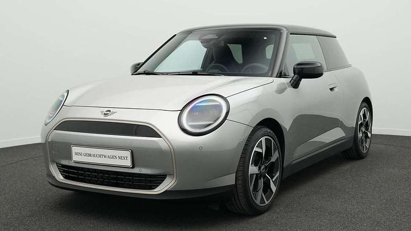 Grau Gebraucht 2024 Mini Cooper Kleinwagen | 28.754 € (Guter Preis) - Bild 1/4