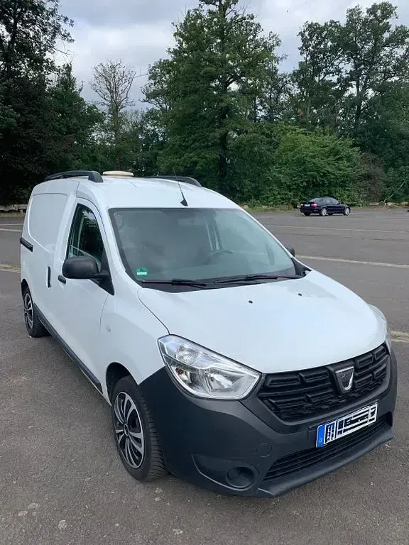Gebraucht Dacia Dokker 95 PS (69 kW) 2021 Weiß Van / Kleinbus