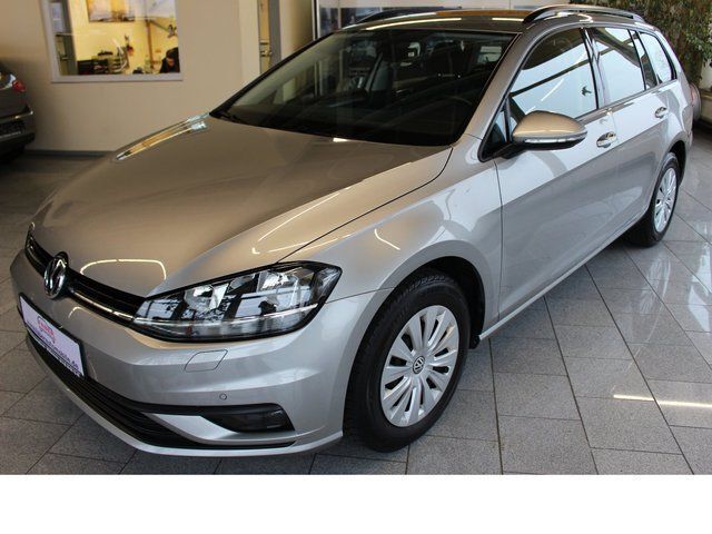 Silber metallic Gebraucht 2018 VW Golf VII Kombi | 14.777 € (Guter Preis) - Bild 1/4
