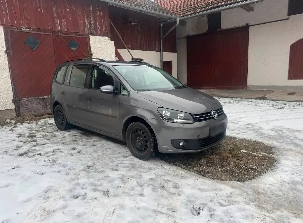 Gebraucht VW Touran 2014 Silber Van / Kleinbus