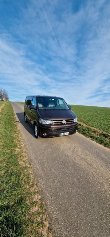 Braun Gebraucht 2012 VW T5 Startline Van | 24.999 € (Teuer) - Bild 1/4