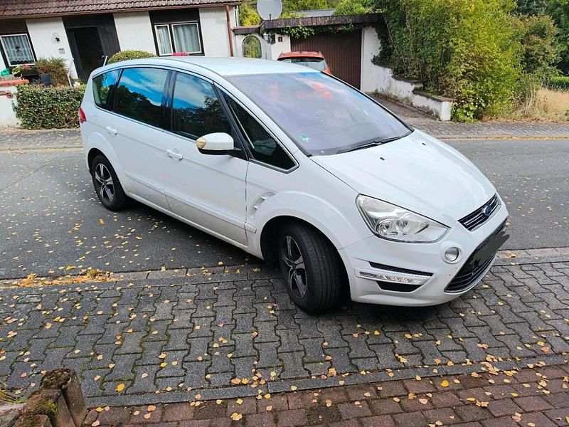 Weiß Gebraucht 2010 Ford S-MAX S Van / Kleinbus | 3.400 € (Superpreis) - Bild 1/4